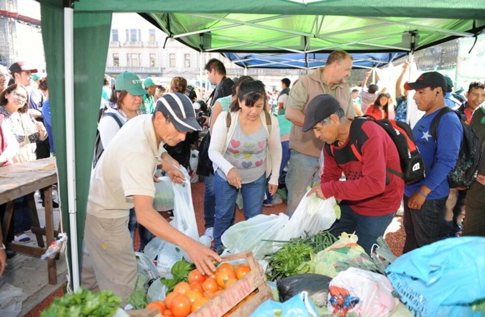 El "verdurazo" dijo presente en la Plaza Independencia