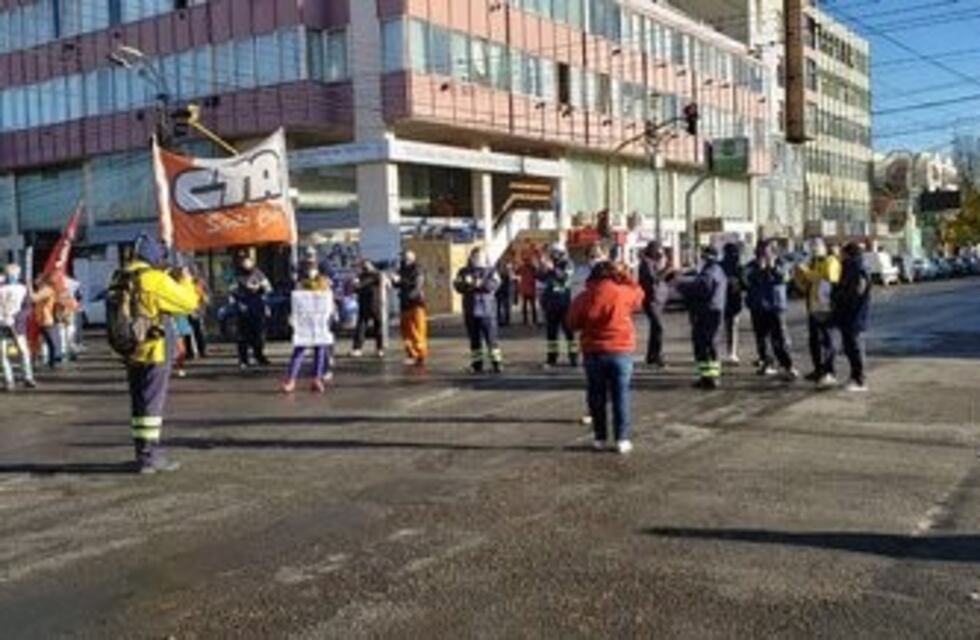 En Río Gallegos los trabajadores salieron a la calle