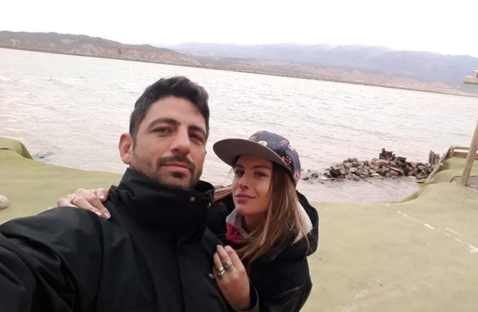 La novia del rugbier acusado de pegarle cintazos a su hija salió a defenderlo