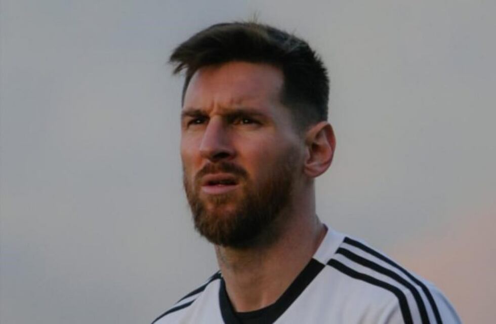 Se emborrachó, le escribió a Lionel Messi y sus mensajes se volvieron virales