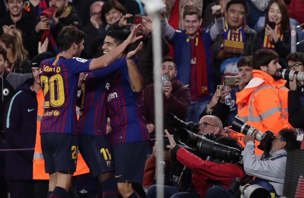 Suárez se vistió de Messi y Barcelona goleó al Real Madrid