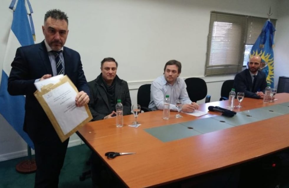 Licitación para explotar y desarrollar el área hidrocarburífera Gran Bajo Oriental