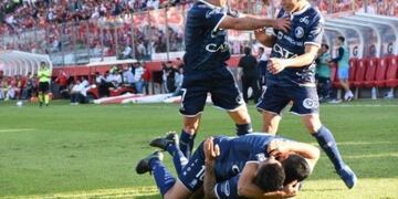 Independiente ganó en Tucumán y sueña con salir del descenso\u002E