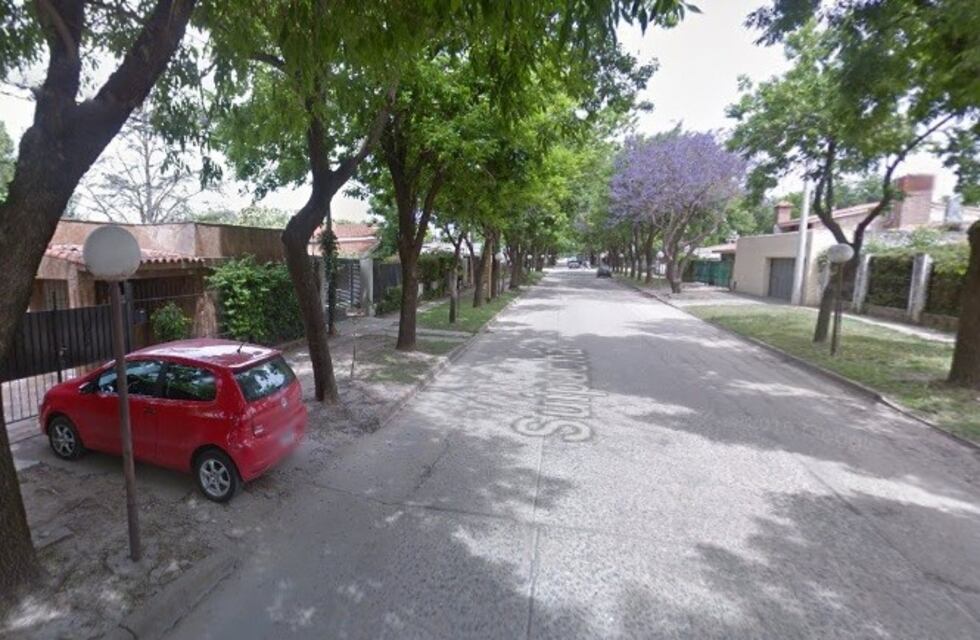 Entraron a una casa en pleno centro de Funes y se llevaron los ahorros de un joven