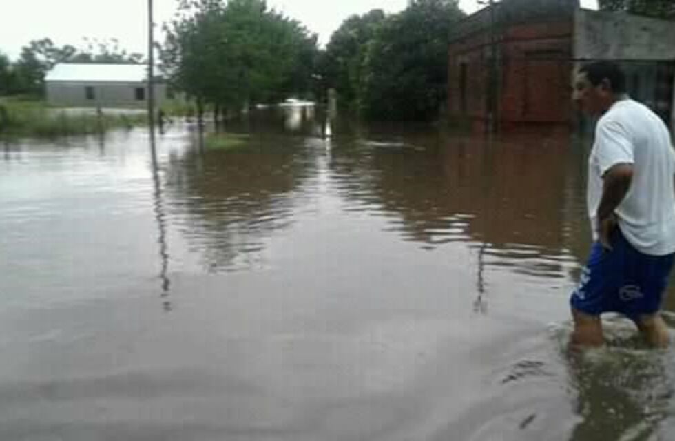 Otraz vez la lluvia inunda Larroque e Irazusta: hay evacuados