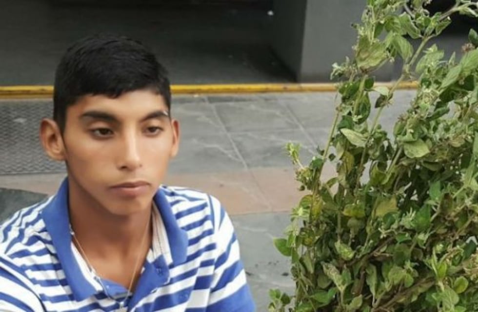 Si lo ves en la peatonal de Córdoba, comprale peperina a Rodrigo