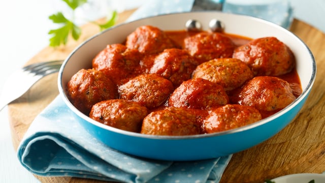 Cómo hacer albóndigas de pollo súper sabrosas: la receta que te salva la cena