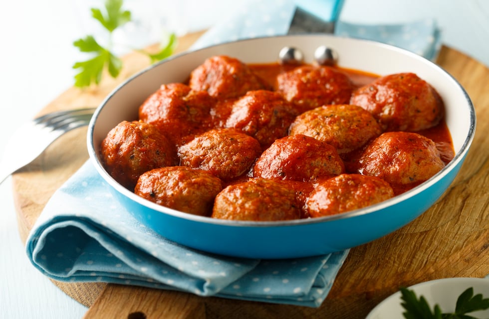 Cómo hacer albóndigas de pollo súper sabrosas: la receta que te salva la cena