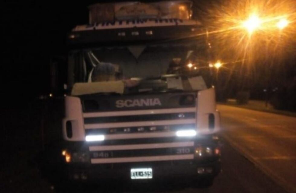 Villa Mercedes: un camión perdió el remolque y casi sucede una tragedia