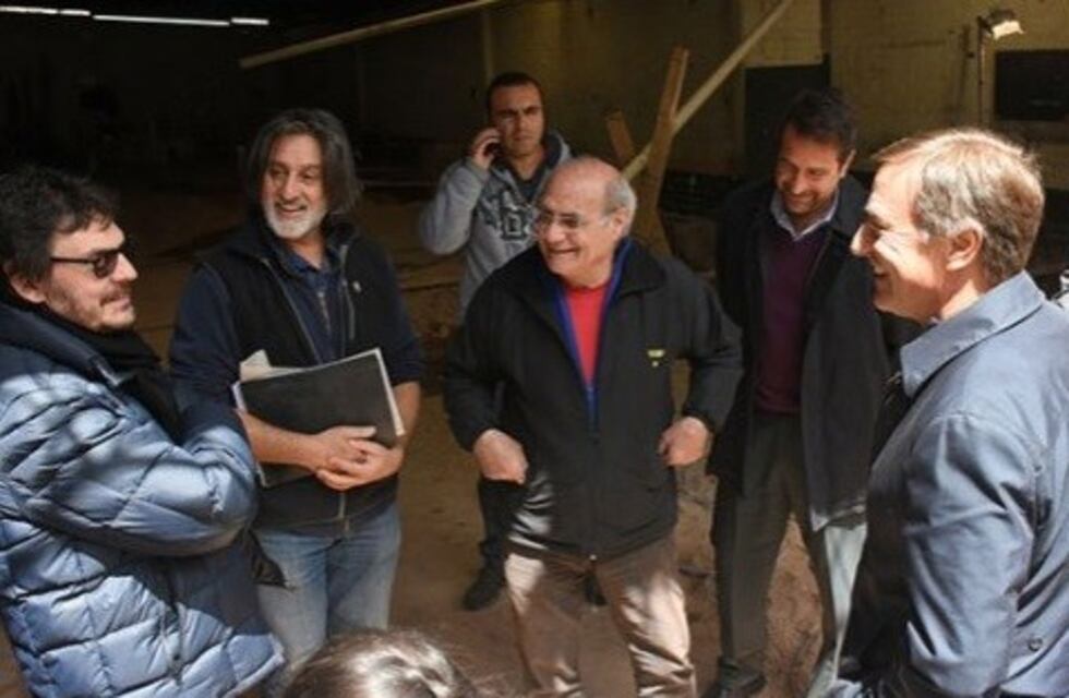 Felipe Pigna visitó las excavaciones de la casa de San Martín