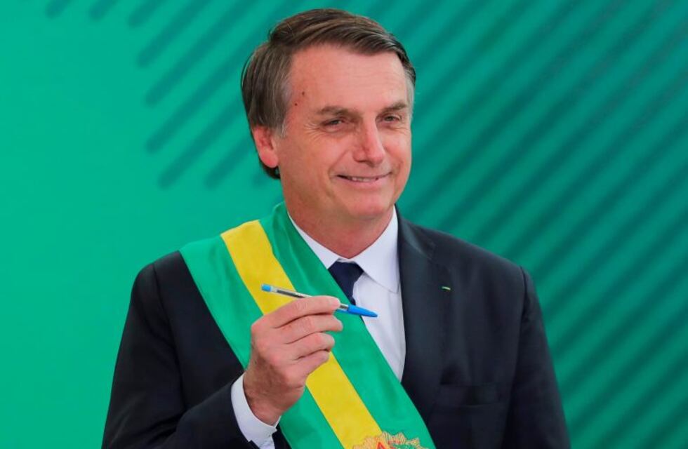 Bolsonaro decretó un aumento del 4,61 % del salario mínimo para 2019