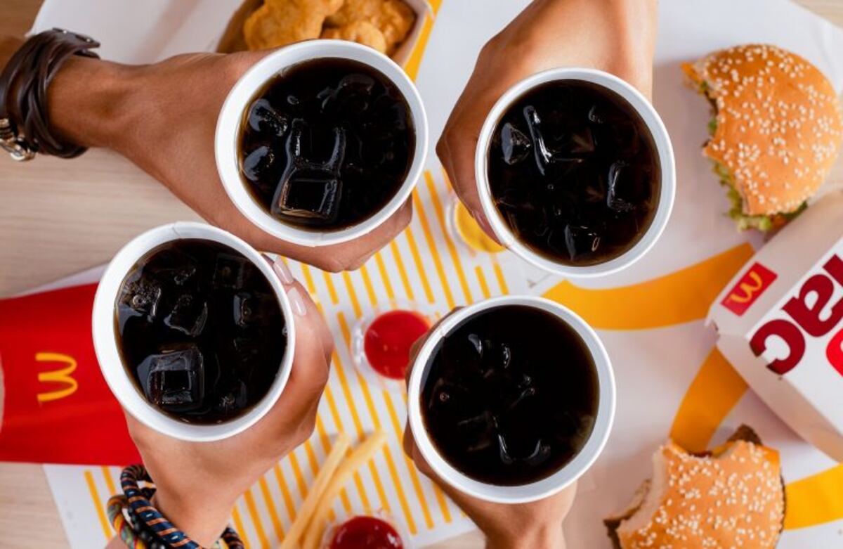 McDonald´s dejó de entregar sorbetes y tapas de plástico en sus locales\u002E