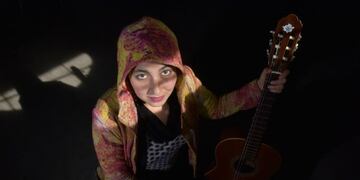 Sofía Viola, trovadora de estos tiempos\u002E Trae su música de género indefinido, pero que define mucho\u002E