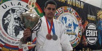 Marcos Ruiz, único karateca cordobés en el Metropolitano de Chile\u002E