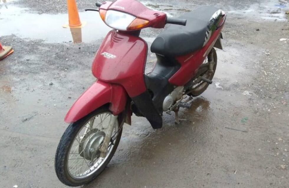 Persecución policial terminó con un joven detenido por evadir un control vehicular