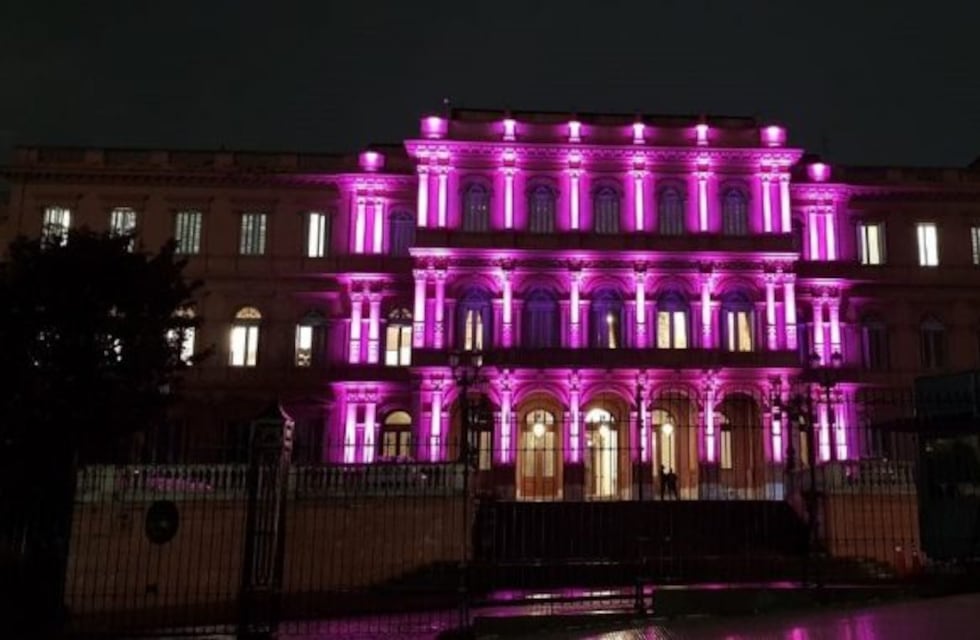 Iluminan la Casa Rosada por el Día Mundial de Lucha contra el Cáncer de Mama