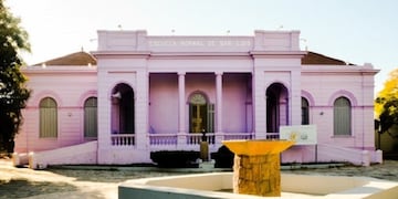 Colegio Paula Dominguez de Bazán en San Luis\u002E