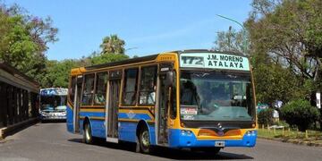 Un chofer fue baleado en un intento de robo y hay paro de cinco líneas de colectivos en La Matanza\u002E