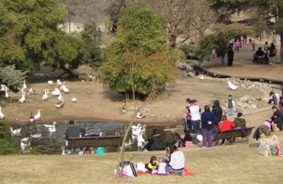Educación podría sancionar a las maestras que se olvidaron al chico en el colectivo