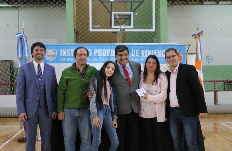 El I.P.V sorteó 74 viviendas del barrio Colombo