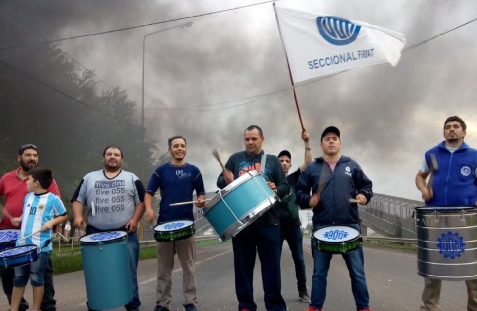 El personal de Vassalli cortó la Ruta Nacional 33 en medio de la toma de la planta