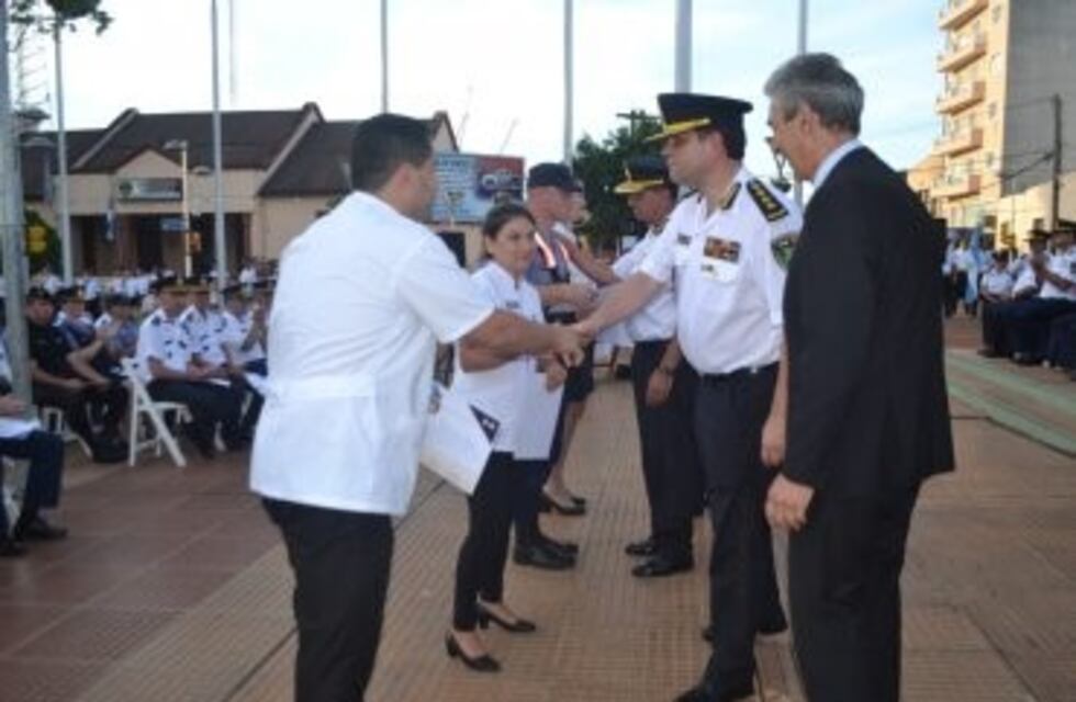 Con el jefe de la Policía de Misiones y el intendente local, celebraron el acto de ascenso