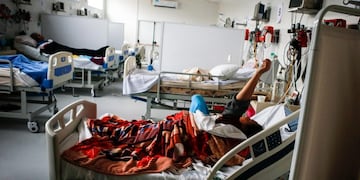 La ocupación de camas de terapia intensiva en la provincia de Buenos Aires es del 50%\u002E (EFE)