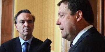 Imagen archivo\u002E El gobernador Alberto Weretilneck junto al senador nacional, Miguel Ángel Pichetto\u002E