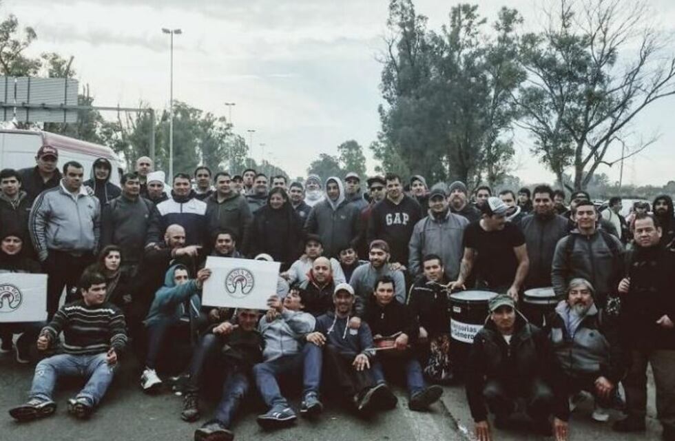 Tras el corte, los trabajadores de Cresta Roja trendrán una audicencia en el Ministerio de Trabajo