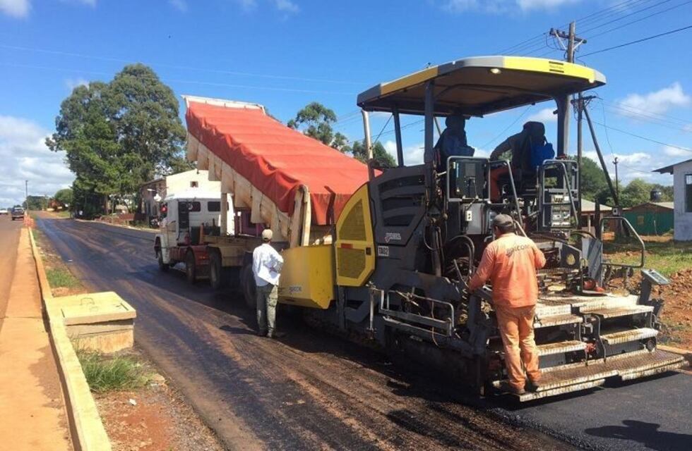 Guaraypó y Dos Hermanas: realizan obras en caminos viales