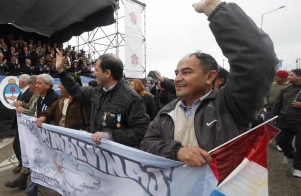 Los homenajes por los caídos de Malvinas serán banderazos, vigilias y recitales virtuales