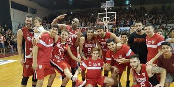 La Gloria quebró la paridad en el tercer cuarto, en un partido muy disputado contra los de barrio General Bustos\u002E