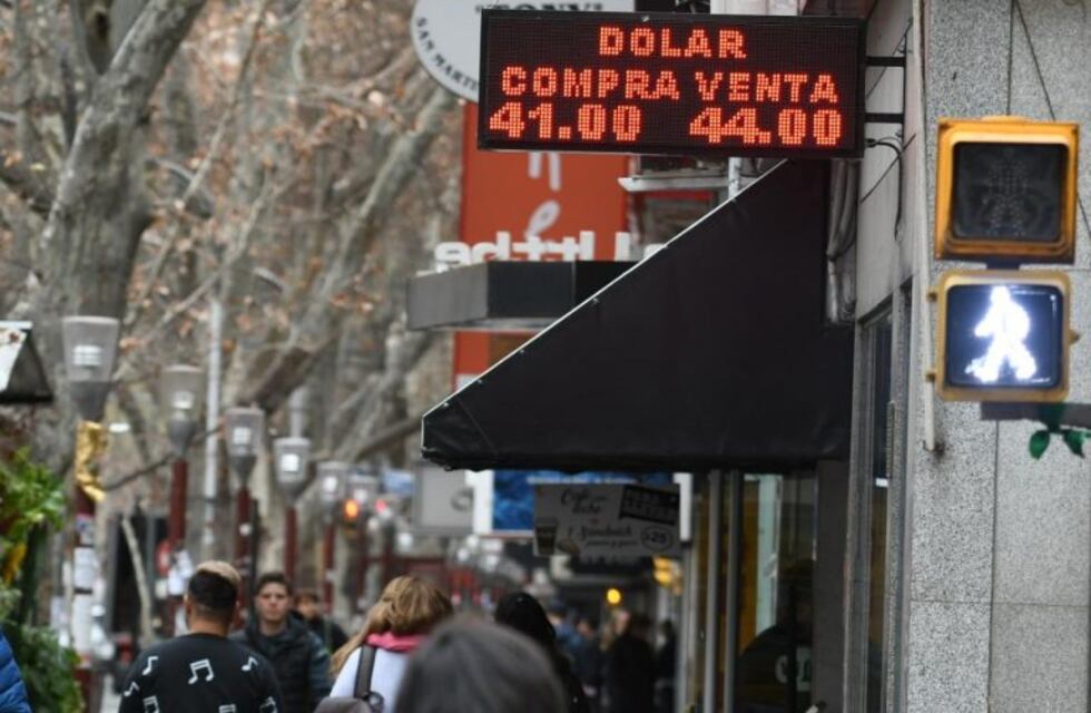 El dólar en Mendoza ya llega a los $44
