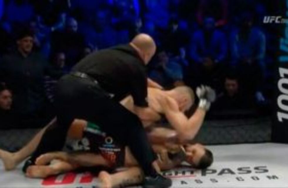 Árbitro paró una pelea de MMA antes de que suceda una tragedia