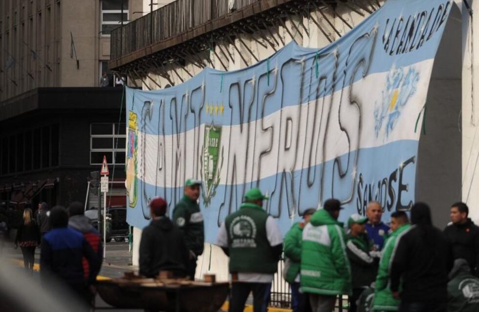 Martes de paro y movilización: hubo incidentes en la avenida 9 de Julio