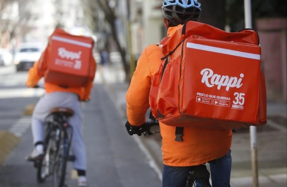 Falsos repartidores balearon a un hombre para robarle la moto en La Plata