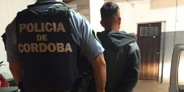 Joven detenido por intentar agredir a un efectivo policial\u002E Alta Gracia\u002E