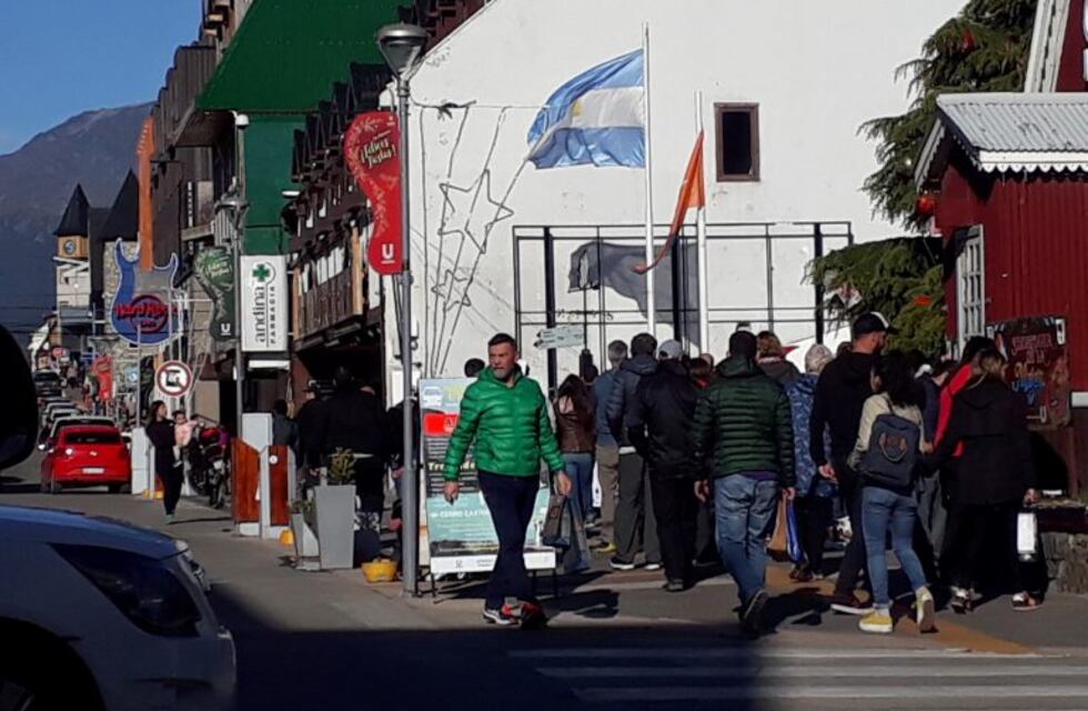 Centro de Ushuaia repleto por compras navideñas