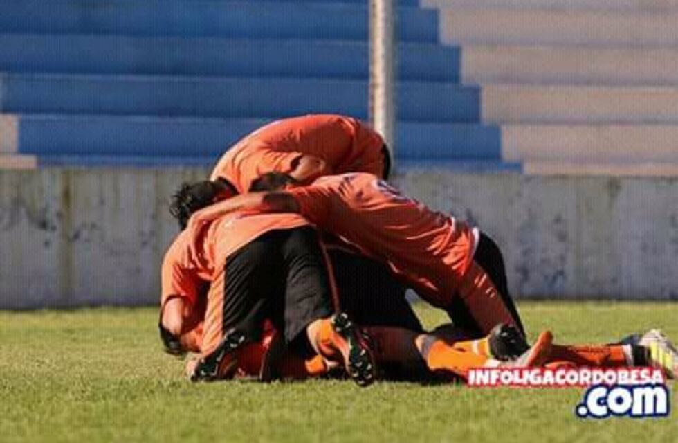 Unión San Vicente pintó de Naranja el Provincial