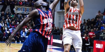 Enorme lo de la Gloria, con un triunfo clave en la casa del bicampeón\u002E