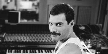 Freddie Mercury is seen in this undated still image, in an unknown location\u002E Peter Roshler/ Mercury Songs Ltd/Handout via REUTERS ATTENTION EDITORS - THIS IMAGE WAS PROVIDED BY A THIRD PARTY\u002E MANDATORY CREDIT\u002E FOR EDITORIAL USE ONLY IN REPORTING THE GLOBAL ANNOUNCEMENT RELATING TO THE LAUNCH OF THE FREDDIE MERCURY - LOVE ME LIKE THERE'S NO TOMORROW VIDEO FOR AIDS AWARENESS\u002E NO NEW USES AFTER 2359 GMT ON DECEMBER 31, 2019\u002E IMAGES MUST BE USED IN THEIR ENTIRETY - NO CROPPING OR OTHER MODIFICATIONS\u002E NO RESALES, NO ARCHIVES\u002E