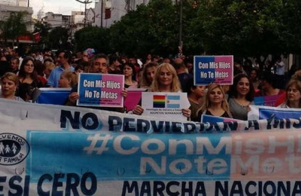En Santiago del Estero, grupos "Provida" se sumaron a la marcha en contra de la ley de Educación Sexual
