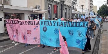 Marcha Pro Vida, Salta\u002E (El Tribuno)