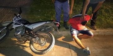 La Policía persiguió a un hombre que les disparó mientras intentaba huir\u002E (Web)\u002E