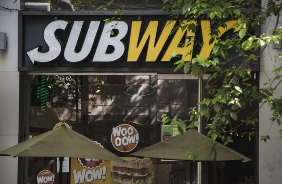 Asaltaron el Subway de Peltier y San Martín