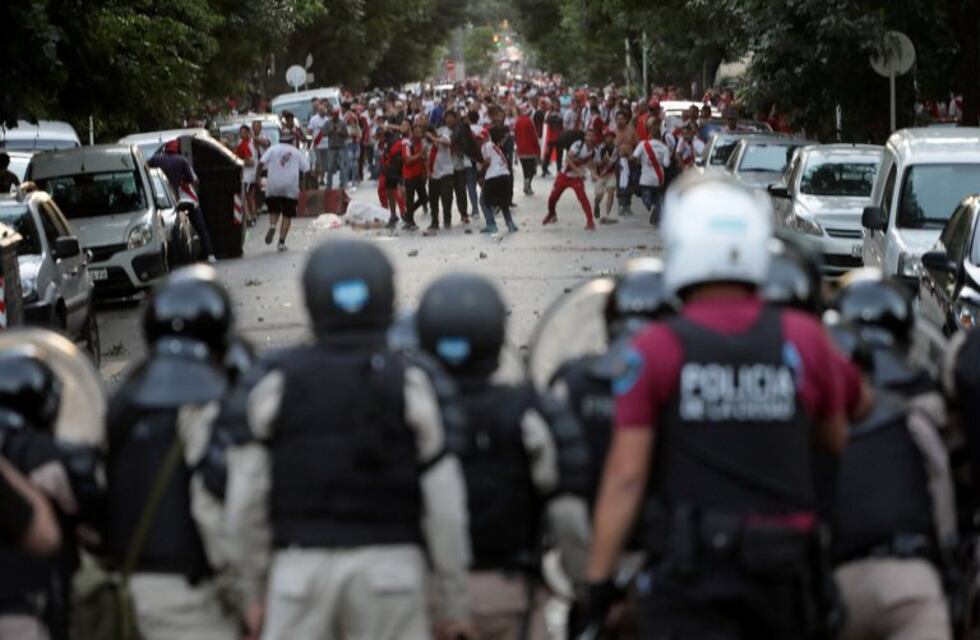 Unos 284 barrabravas de River no podrán ingresar a los estadios
