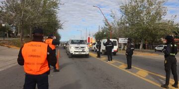 Covid-19 en Icho Cruz: extreman los controles de tránsito en el ingreso sur de Carlos Paz