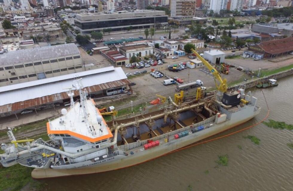 La bajante se frenó en Santa Fe pero empeora la carga de buques en Rosario