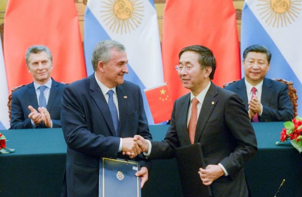 Morales viaja a China para gestionar financiamiento para una planta solar