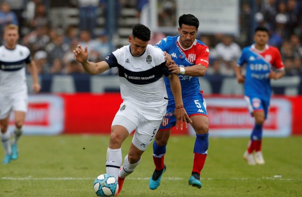 Nelson Acevedo se fue a Defensa y Justicia y Unión perdió otra pieza clave